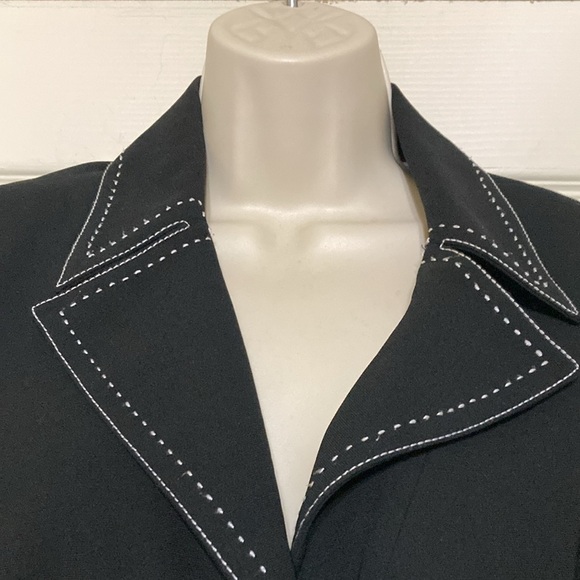 Black jacket with white contrast stitching size P12 - Picture 4 of 13
